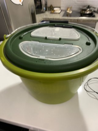 Cubo para cebo vivo con bomba de aire 18Litros