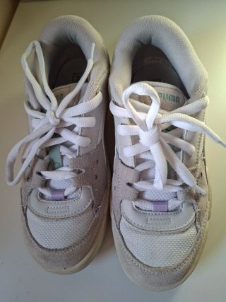 Zapatillas Puma Blancas y Grises