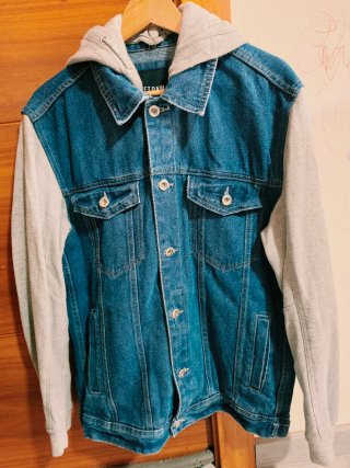 Chaqueta vaquera con capucha Talla L