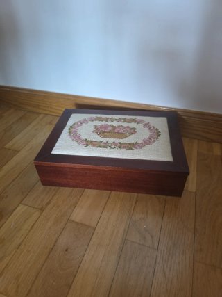 Costurero Joyero de Madera con espejo interior