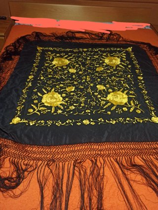 Mantón de Manila Negro y Oro