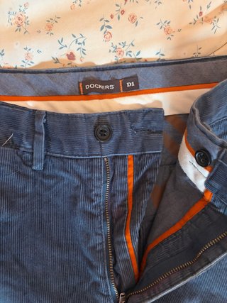 Pantalones pana Dockers, talla S o 13-14 años