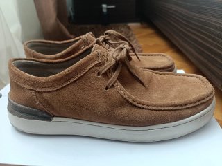 Zapatos Clarks de ante marrón