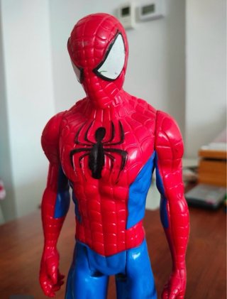 Muñeco de Spiderman articulado de 30 cm.