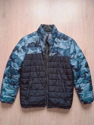 Chaqueta Puffer Reversible Camuflaje Azul y...