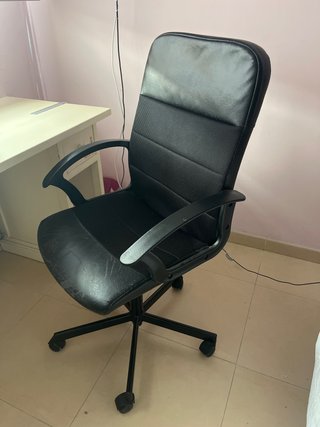 Silla de escritorio negra