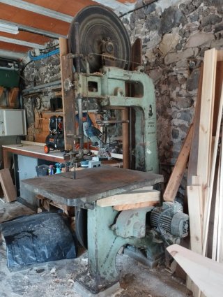 Sierra de cinta industrial