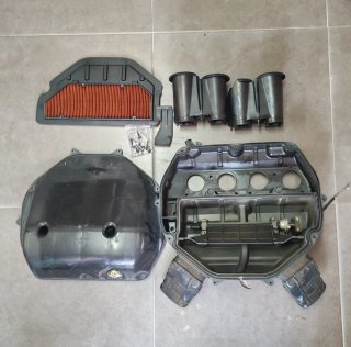 (000661)Caja de filtro aire Honda CBR 929 (00-01)