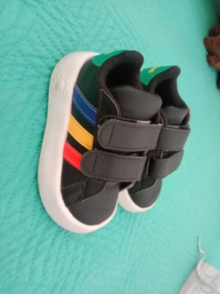 Deportivos Adidas para niño