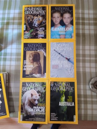 14 revistas National Geografic.
