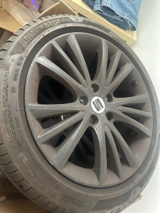 Llantas y Neumáticos 225/45 R17 Grupo VAG 5x112