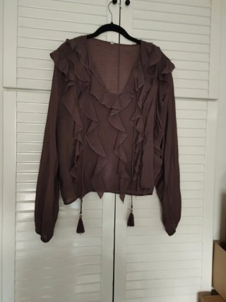 Blusa romántica con volantes marrón talla XL