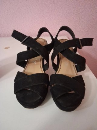 Sandalias de tacón negras