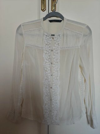 Camisa romántica blanca Zara