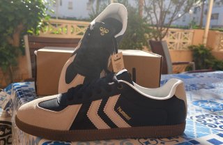 Zapatillas Hummel Blanco y Negro Talla 42