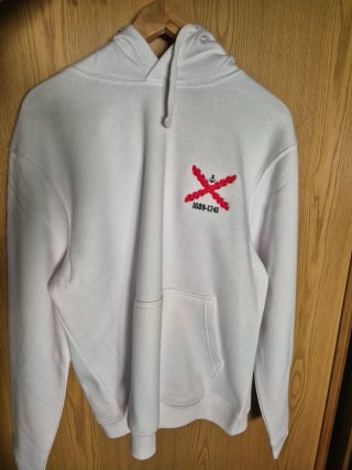 Sudadera Blanca con Capucha
