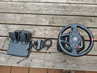 Volante y Pedales Thrustmaster para Xbox