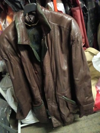Chaqueta de piel burdeos