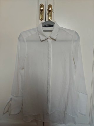 Camisa Blanca Zara con Pespuntes