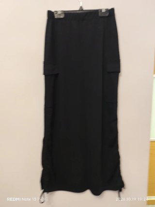 Falda larga cargo negra