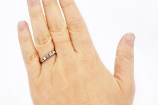 Anillo de Oro Blanco 18k con Diamantes