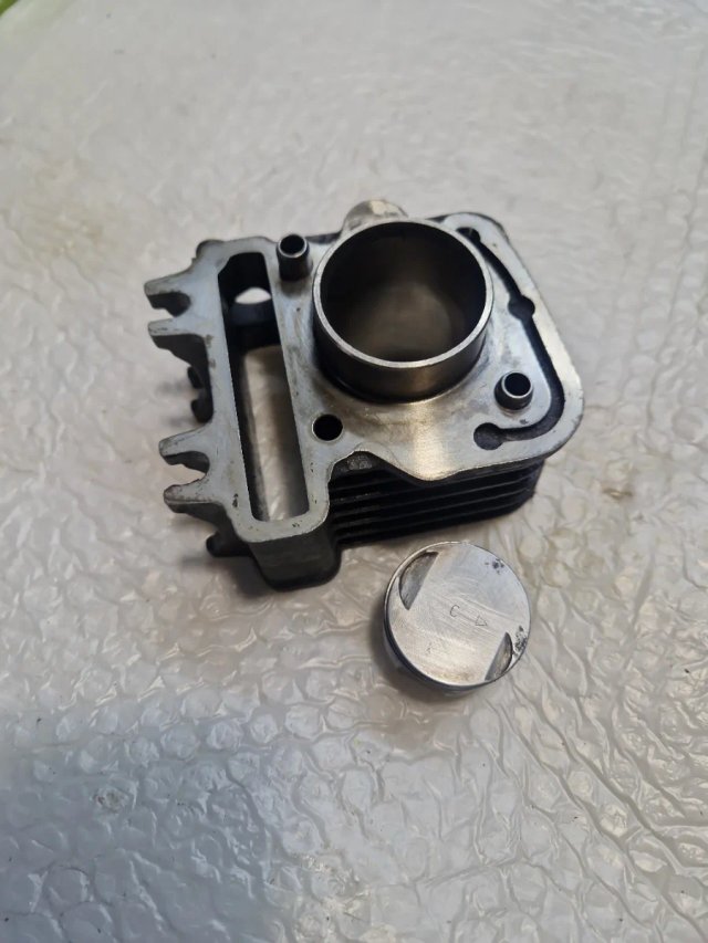 Cilindro y pistón para Piaggio ET2 4T