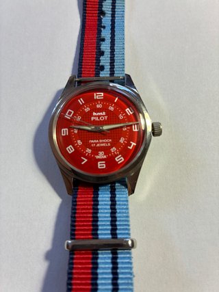 Reloj HMT Pilot Rojo