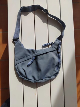 Bolso de mano azul
