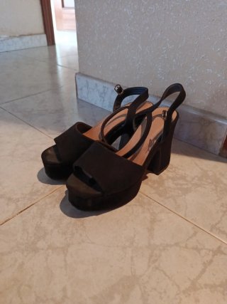 Tacones Negros con Plataforma