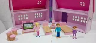 Casa de Muñecas de Madera con Accesorios