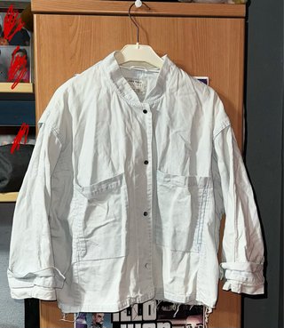 Cazadora vaquera ligera blanca Zara (Talla M)