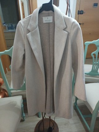 Abrigo de paño Stradivarius beige