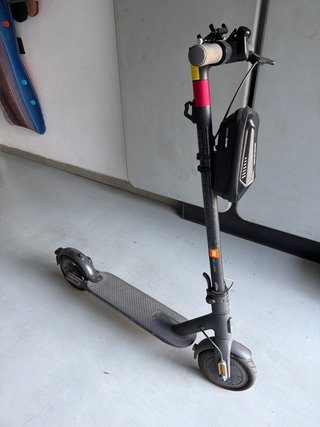 Patinete Eléctrico Xiaomi Mi Scooter Essential