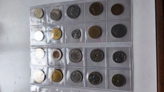 Hoja de Álbum con Monedas del Mundo (Núm. 2)