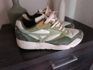 Zapatillas Mizuno Verde Oliva y Beige