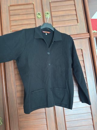 Chaqueta de lana negra