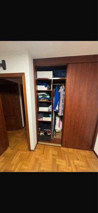 Armario empotrado de madera