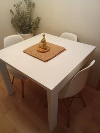 Mesa y 4 sillas