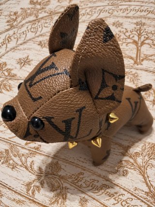 Llavero con forma de perro Louis Vuitton