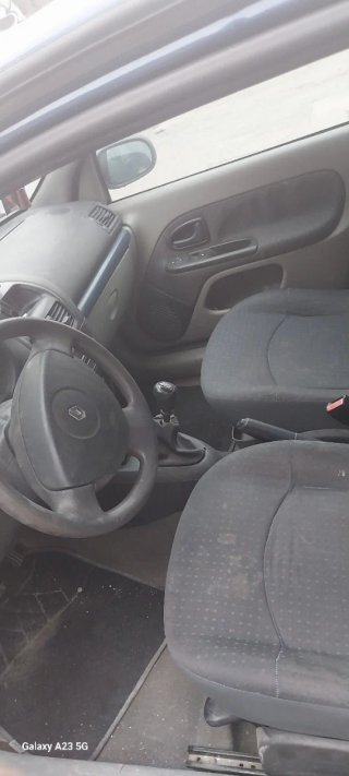 Coche Renault clio 1.5 dci