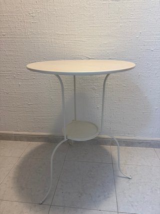 Mesita auxiliar IKEA blanca