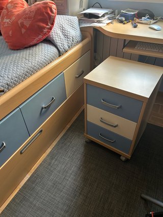 Cama nido con escritorio y muebles a  Juego