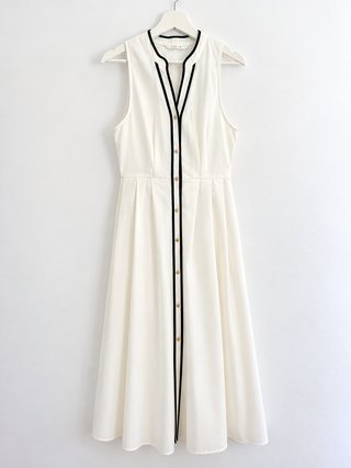 Vestido midi blanco con botones