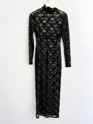 Vestido de encaje negro