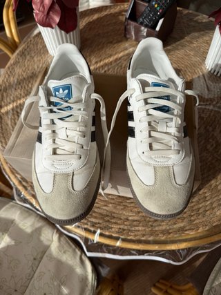 Zapatillas tipo Samba Talla 43.5 no originales