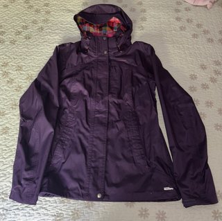 Chubasquero Quechua Morado Talla S