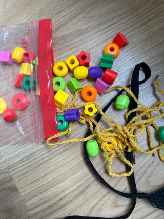 Juego de Abalorios con Cordones