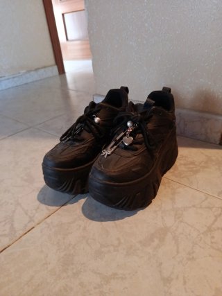 Zapatillas Buffalo con Charms Bershka