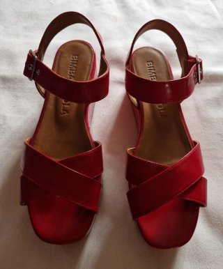 Sandalias de vestir Bimba y Lola rojas