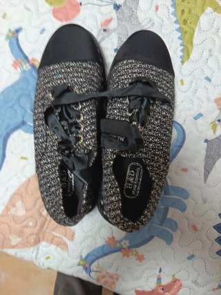 Zapatillas Negras Texturizadas Talla M